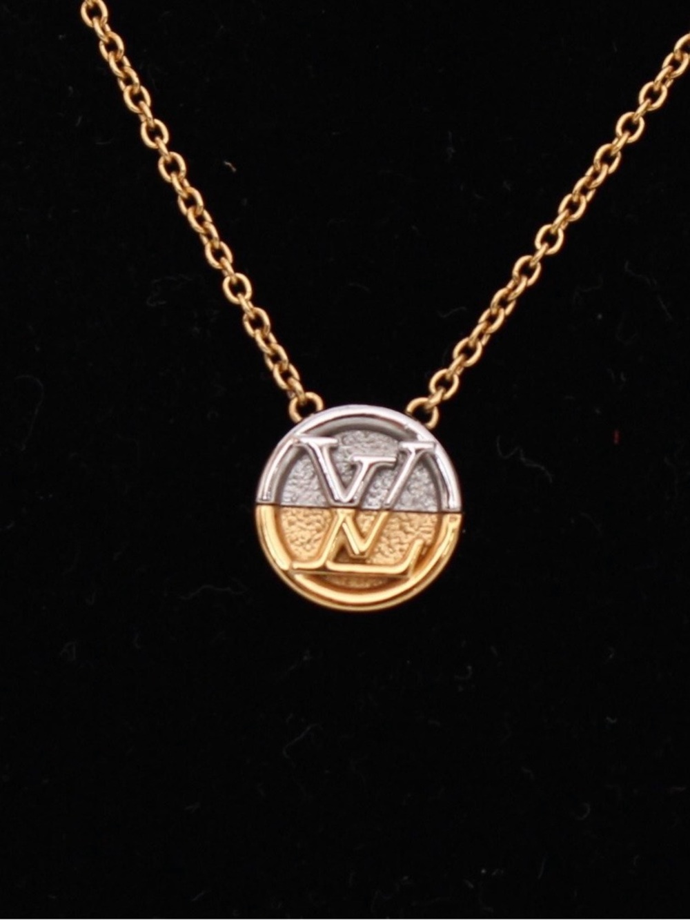 New Louis Vuitton Two-Tone LV Round Necklace - Gold & Silver w box and dust bag